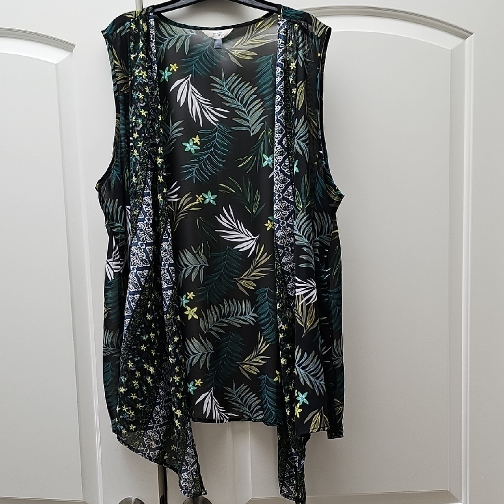 Terra & Sky Leaf Pattern Lightweight Vest
